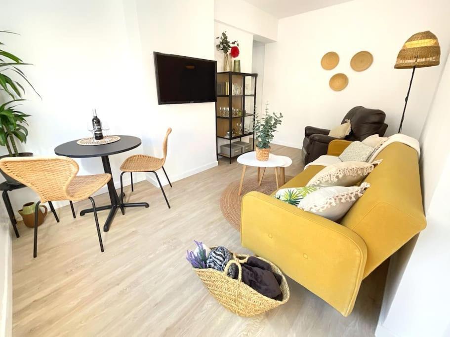 Ks Costa Capri - Kaleria Suites Almeria Luaran gambar